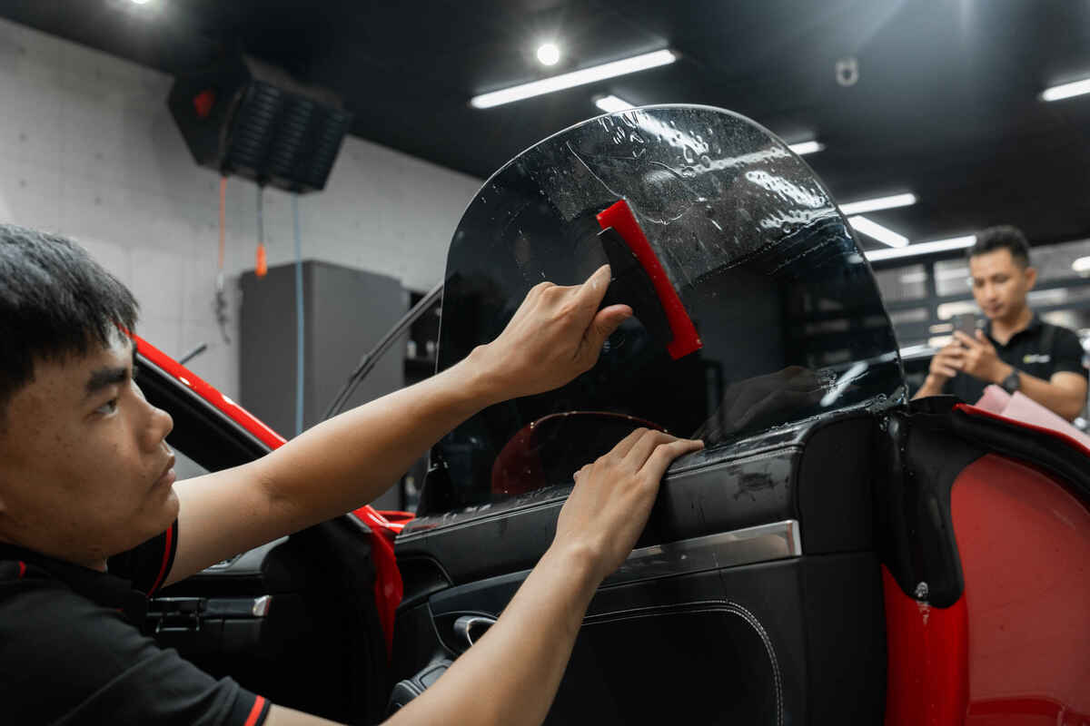 Porsche 718 Boxster Dán Phim Cách Nhiệt 3M – Tôn Vinh Đẳng Cấp, Khẳng Định Sự Khác Biệt Tại Auto365 Bình Dương - Auto365 Bình Dương Porsche 718 Boxster x Phim cach nhiet 3M 8