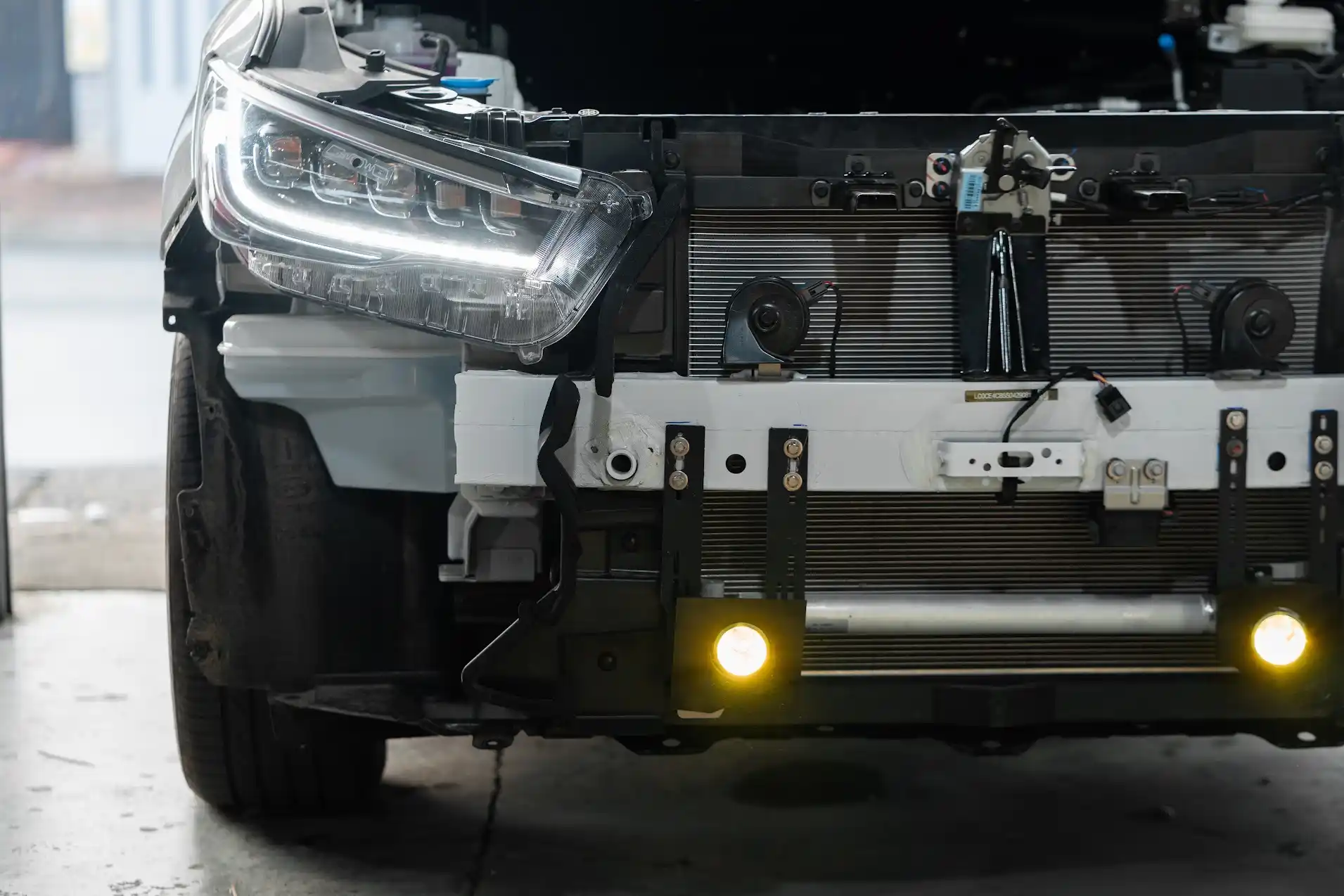 Giải Pháp Ánh Sáng Cho Byd M6 – Bi Gầm X-Light F10 2.0 - Vững Tay Lái Trên Mọi Cung Đường - Auto365 Bình Dương byd m6 nang cap bi gam 4