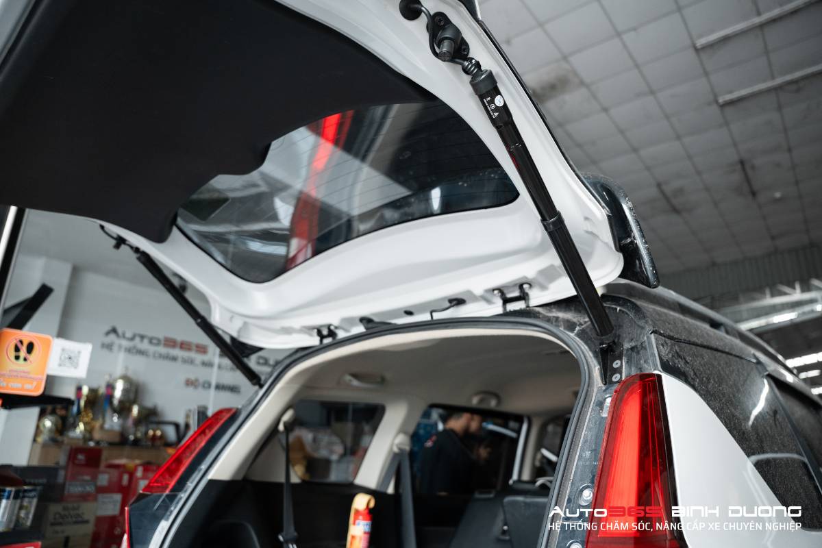Độ Cốp Điện Suzuki Xl7 Tự Động &Quot;Nâng Tầm&Quot; Tiện Nghi - Auto365 Bình Dương Đóng mở cốp trở nên dễ dàng, nhẹ nhàng và an toàn hơn khi độ cốp điện Suzuki XL7