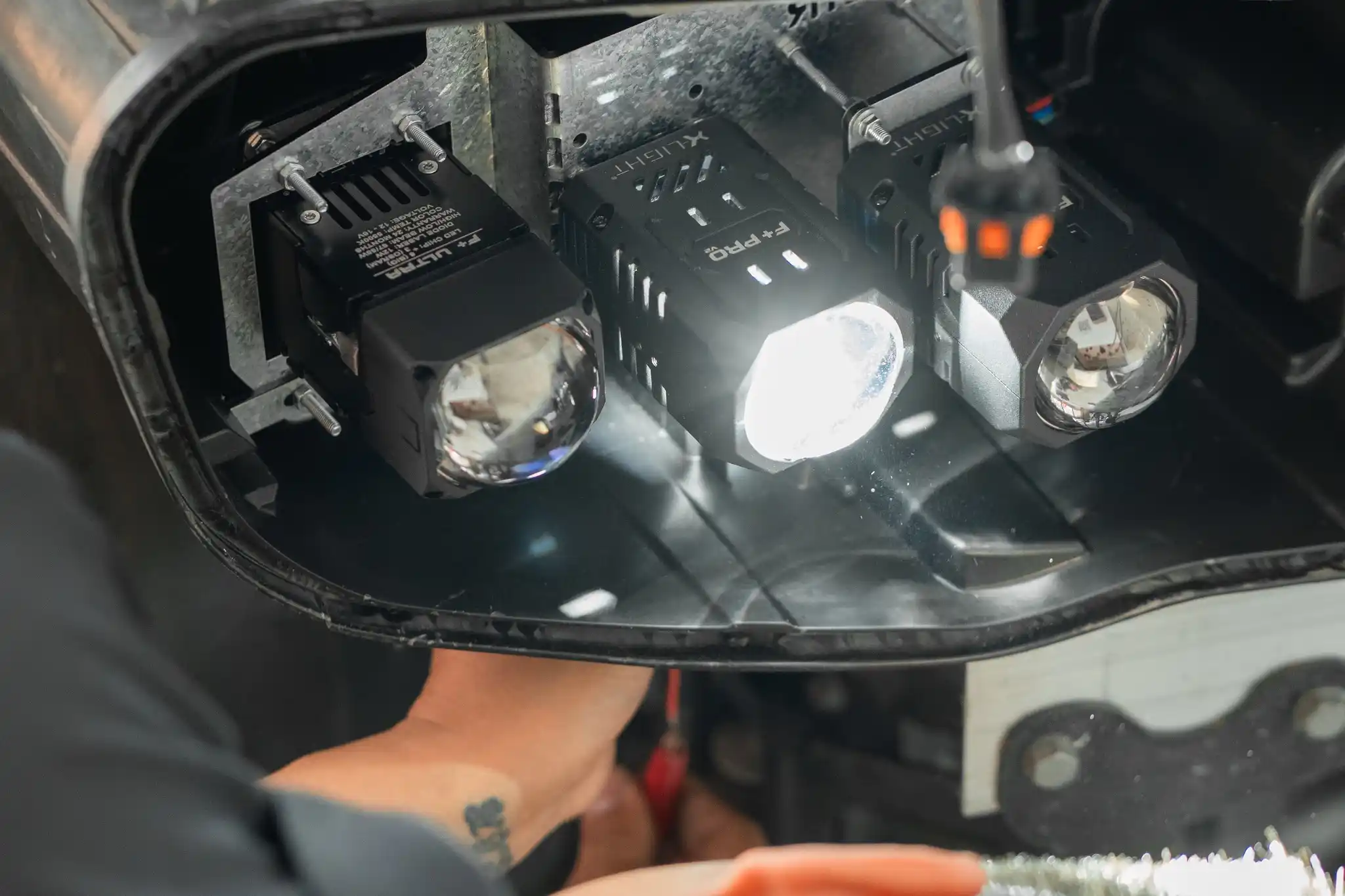 Vinfast Lux Sa Tối Ưu Ánh Sáng Với Combo 3 Bộ &Quot;X-Light F+&Quot;: Đẳng Cấp &Amp; Tinh Tế - Auto365 Bình Dương do den vinfast 1