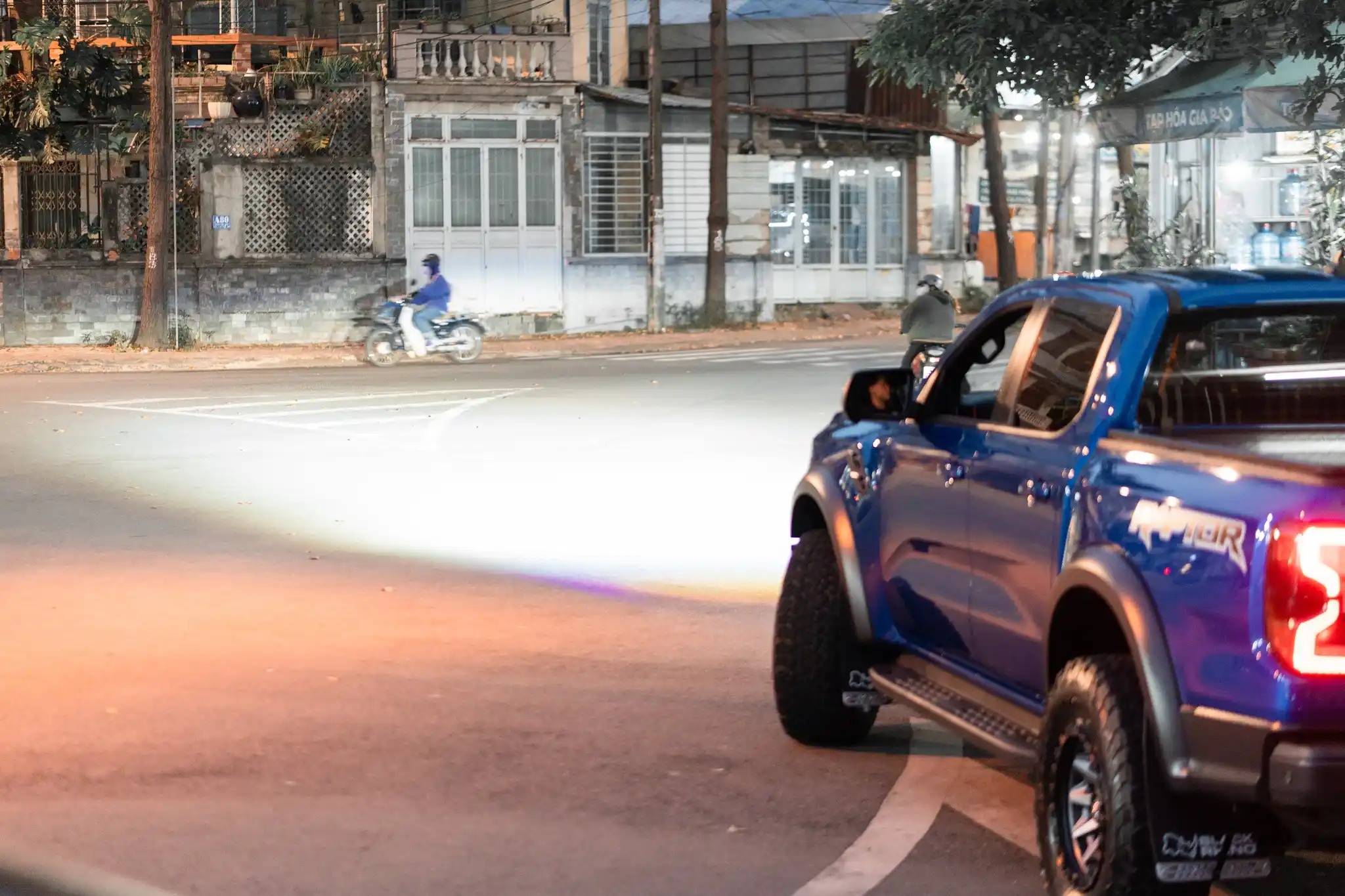 “Chân Cứng Mắt Sáng” – Bản Độ Ford Raptor Hoàn Hảo Cho Anh Em Thích Chinh Phục - Auto365 Bình Dương ford raptor do tai auto365 binh duong 3