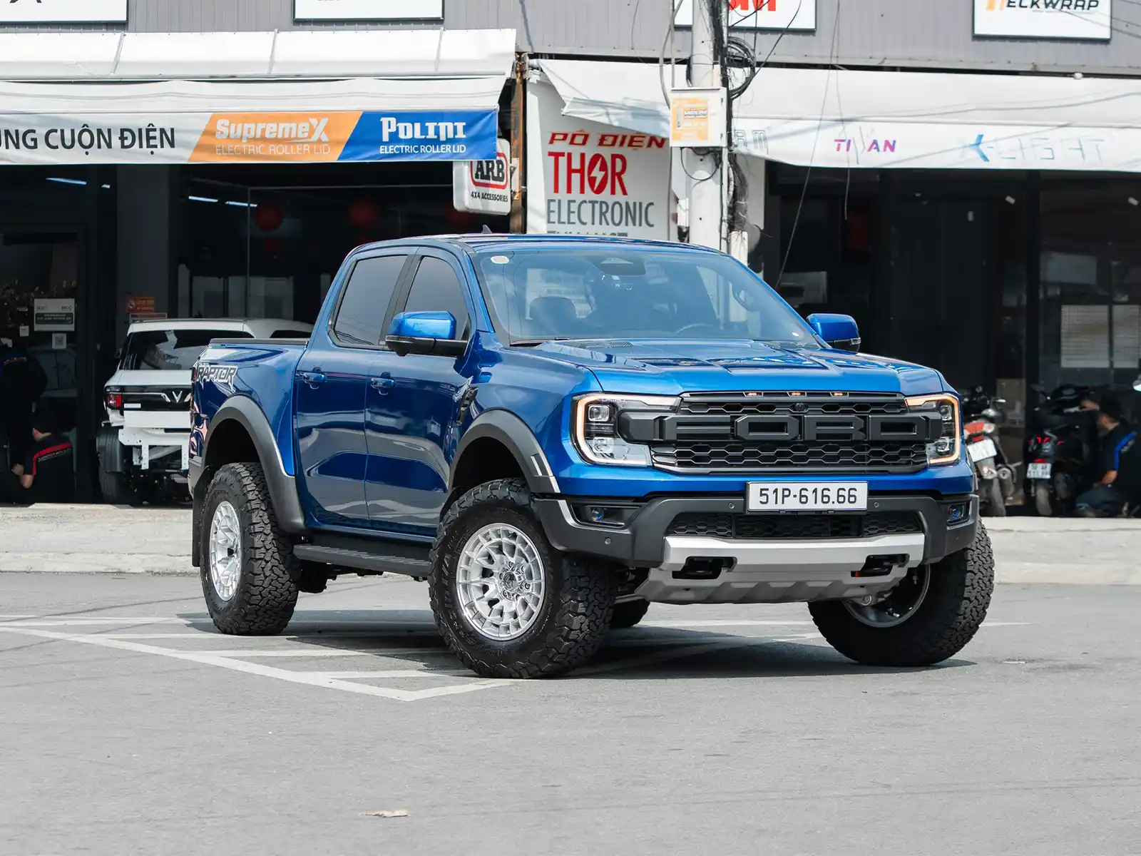 Ford Raptor &Amp; Fuel Revolt Fc888: Đánh Thức Bản Lĩnh &Quot;Đức Vua&Quot; Từ Dàn Chân Hoàn Hảo - Auto365 Bình Dương Ford Raptor & Fuel Revolt FC888