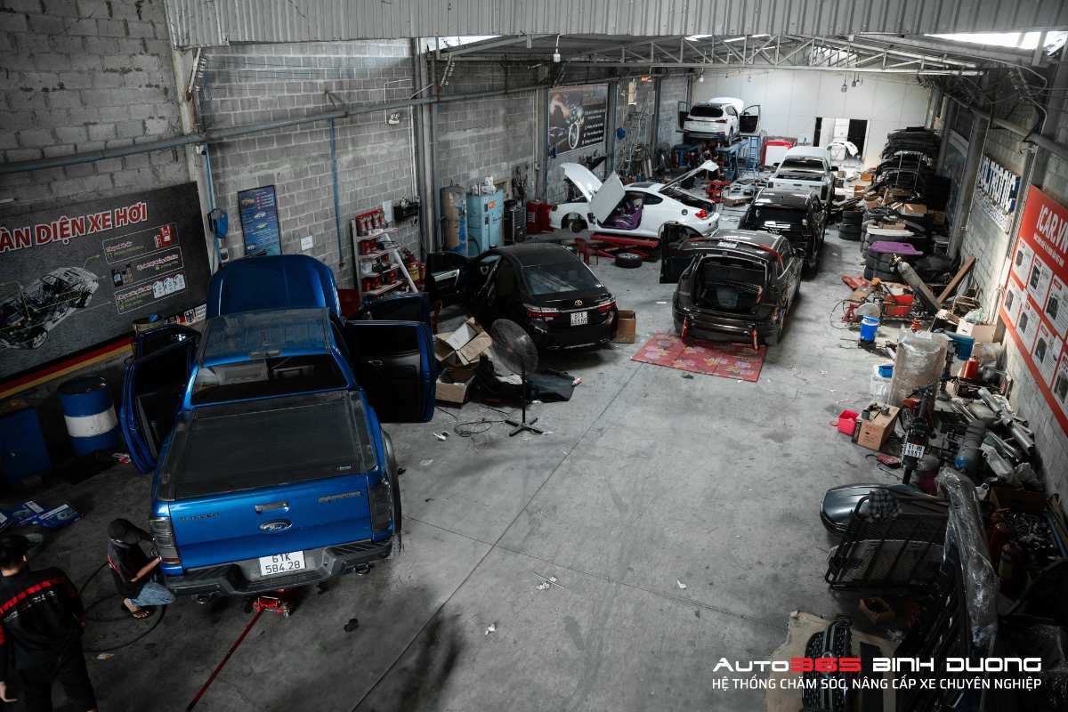Một Ngày "Bình Thường" Tại Gara Độ Xe Bình Dương Uy Tín - AUTO365 BÌNH DƯƠNG Hình ảnh thi công nâng cấp tại kho mâm lốp Auto365 Bình Dương