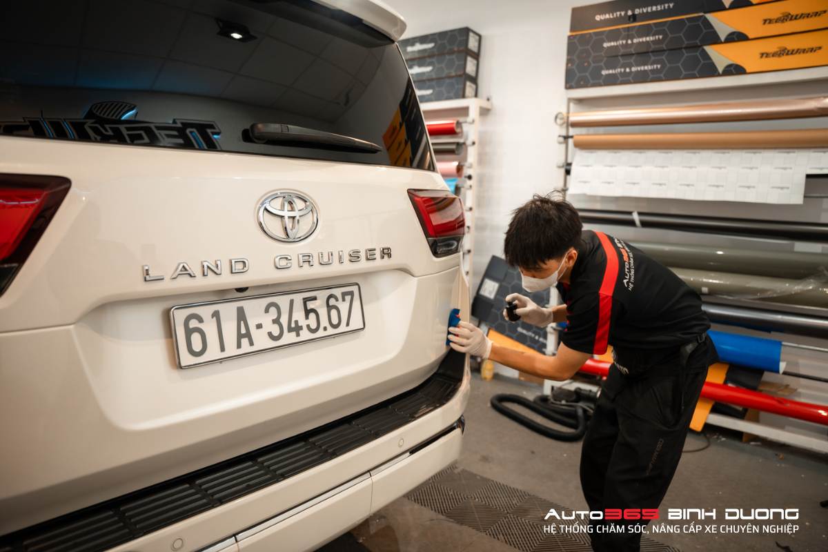 Phủ Ceramic Cho Toyota Land Cruiser Từ Thương Hiệu Sgcb - Auto365 Bình Dương Auto365 Bình Dương thi công phủ Ceramic cho Toyota Land Cruiser theo quy trình đạt chuẩn