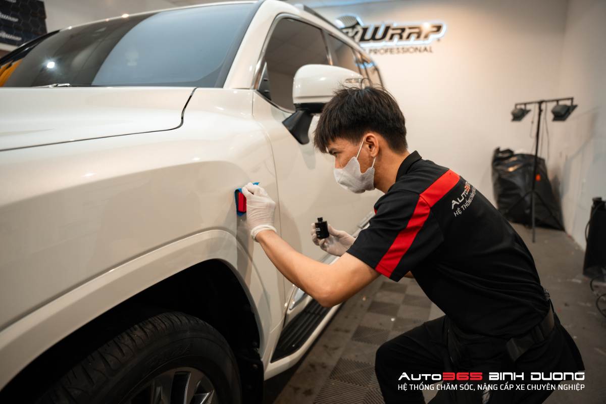 Phủ Ceramic Cho Toyota Land Cruiser Từ Thương Hiệu Sgcb - Auto365 Bình Dương Hiệu quả phủ Ceramic xe Land Cruiser phụ thuộc nhiều vào tay nghề người kỹ thuật