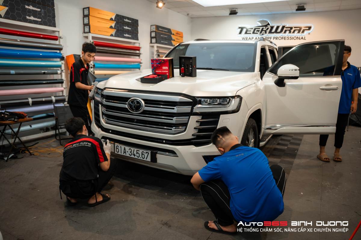 Phủ Ceramic Cho Toyota Land Cruiser Từ Thương Hiệu Sgcb - Auto365 Bình Dương Bảo dưỡng định kỳ lớp phủ Ceramic cho Toyota Land Cruiser để đảm bảo hiệu quả