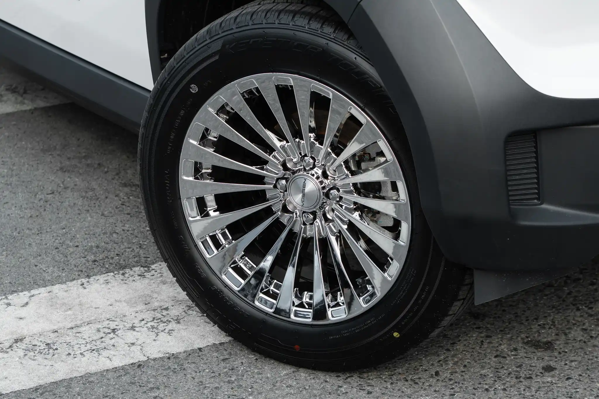 Vinfast Vf3 Độ Mâm Chrome Vossen: Khi Xe Điện Nhỏ Chạm Ngưỡng &Quot;Sang Xịn&Quot; - Auto365 Bình Dương vf3 len mam 3