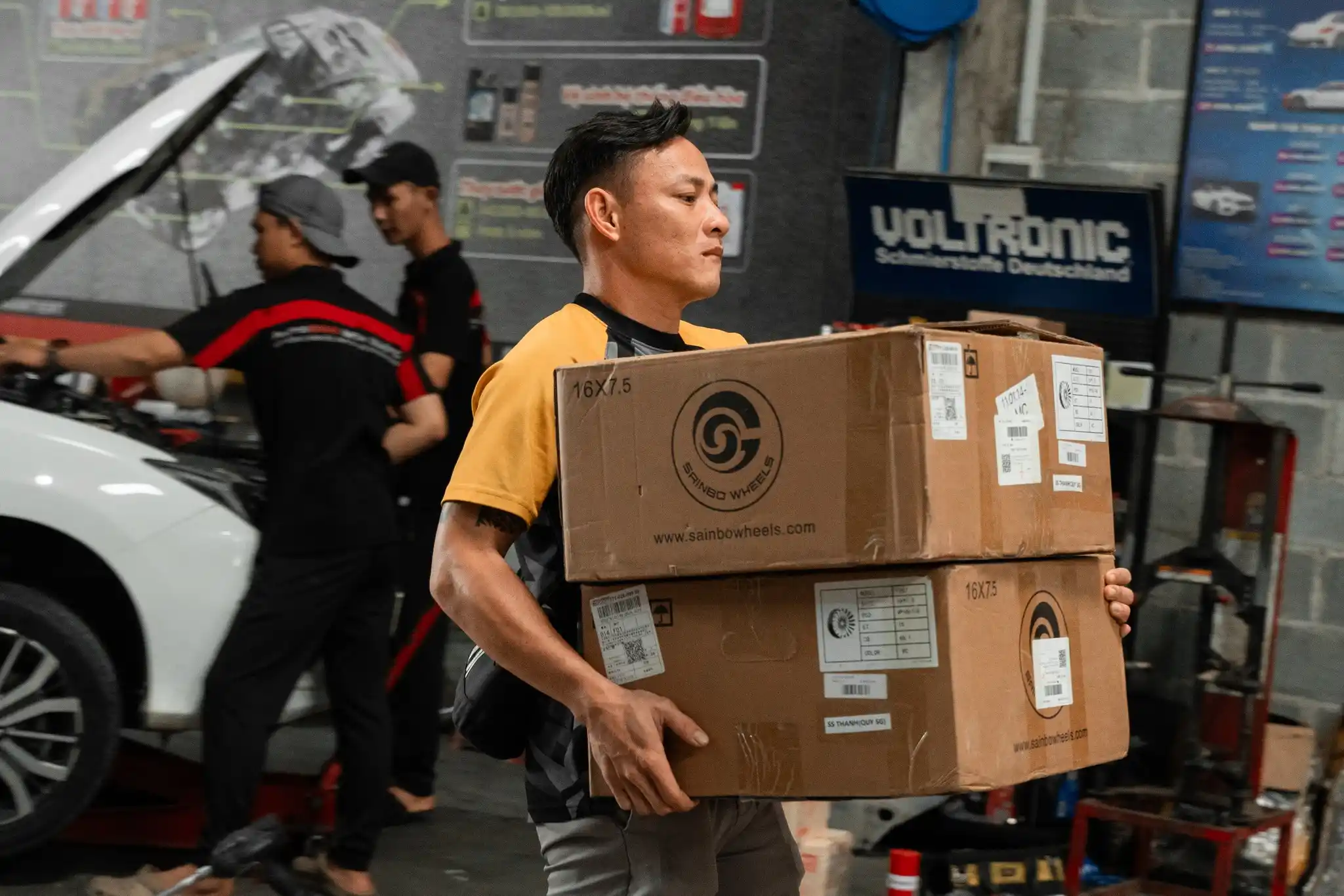 Vinfast Vf3 Độ Mâm Chrome Vossen: Khi Xe Điện Nhỏ Chạm Ngưỡng &Quot;Sang Xịn&Quot; - Auto365 Bình Dương vf3 len mam 4