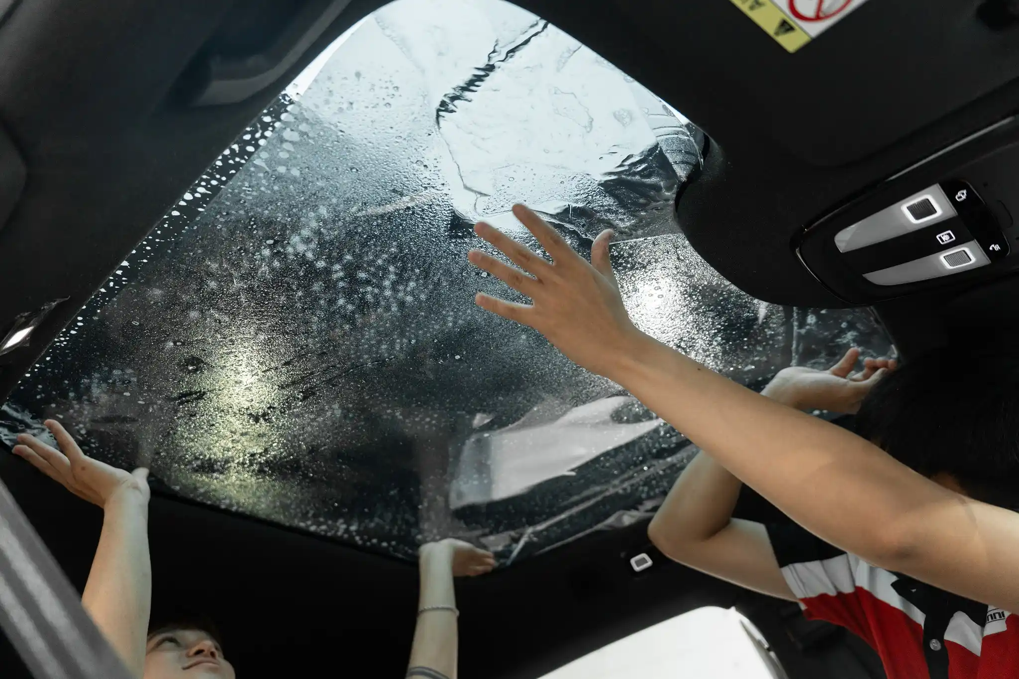 Volvo Ec40 Dán Full Phim Cách Nhiệt 3M Crystalline: Tiêu Chuẩn Trải Nghiệm Lái Mới Cho Năm 2026 - Auto365 Bình Dương volvo dan phim cach nhiet 1